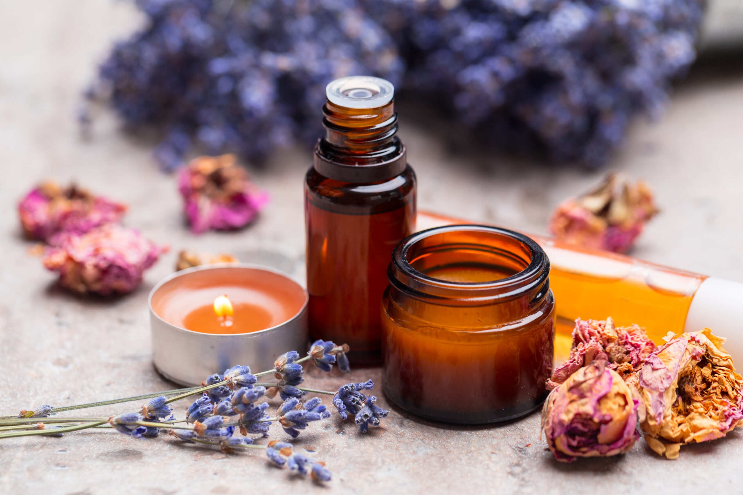 Aceites esenciales de flores de lavanda.